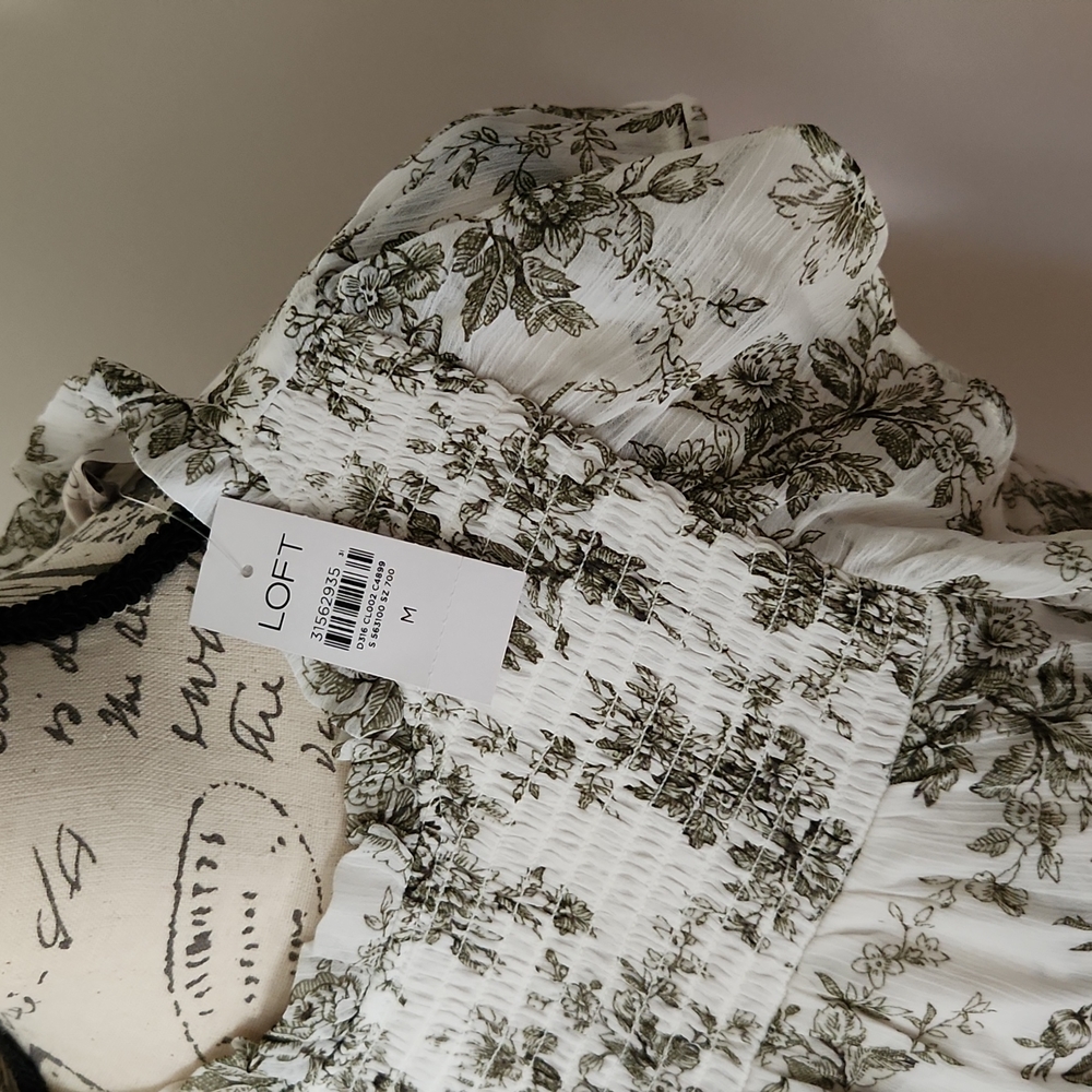 Never worn Loft floral dress size M